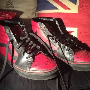 NEW! MARVEL X VANS DEADPOOL SK8 HI!